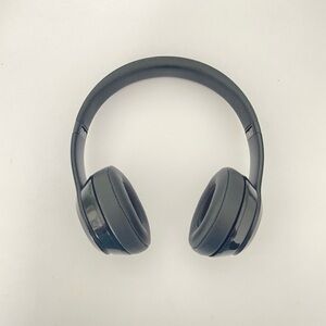 Beats by Dr. Dre Solo 3 Gloss Black On-ear headphones, Bluetooth Wireless